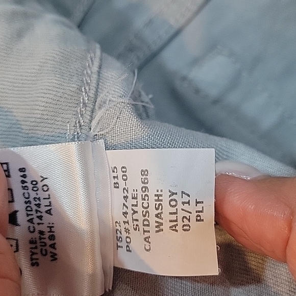 JOE'S JEANS RIPPED AND FRAYED - Picture 11 of 14